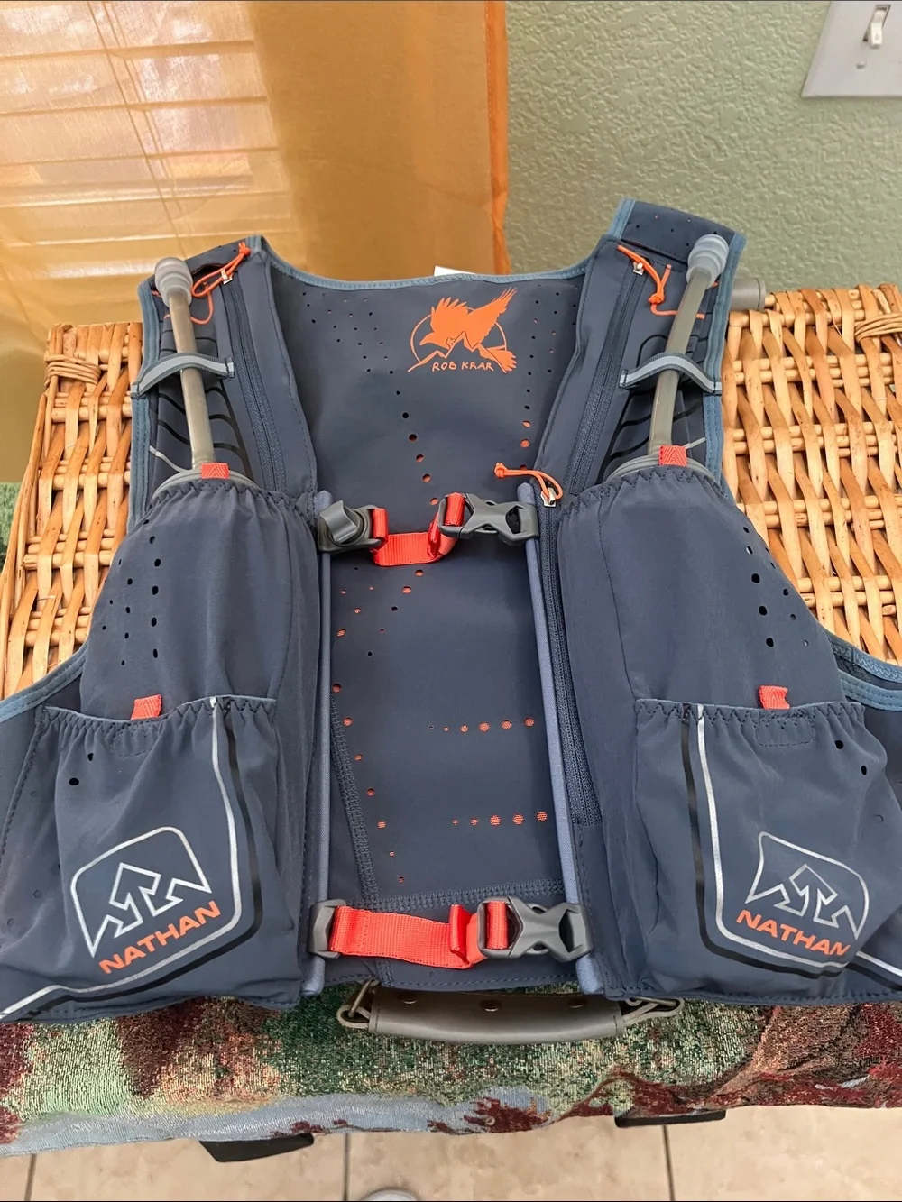 Nathan VaporKrar 2.0 Hydration Pack 4L Race Vest. Size Small Pre-Owned.